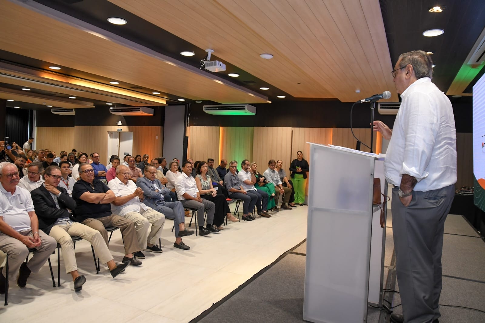 Prefeito Álvaro Dias participa de evento em homenagem aos 74 anos da Tribuna do Norte