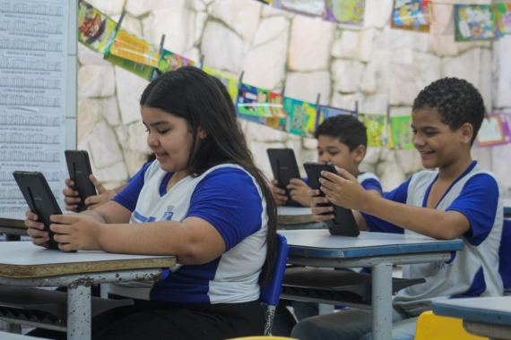 Prefeitura investe quase R$ 13 milhões em tablets para estudantes da Rede Municipal de Ensino