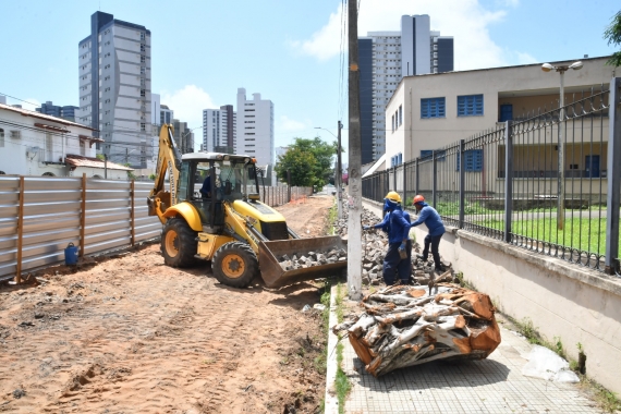 Obras de requalificação do Largo do Atheneu são iniciadas