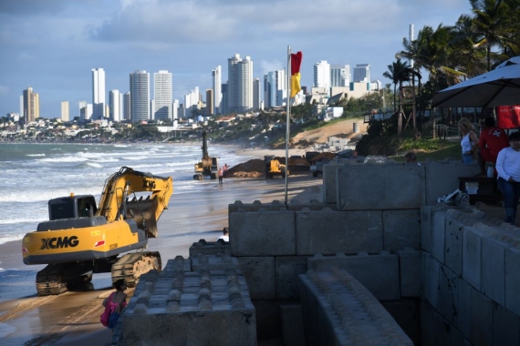 Obras complementares para a engorda da praia de Ponta Negra iniciam na segunda-feira