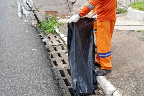 Prefeitura do Natal instaura Plantão de Drenagem para limpeza de bocas de lobo 