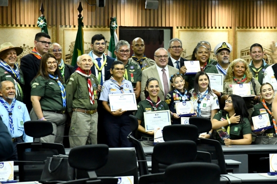 Prefeito Paulinho Freire prestigia sessão solene em homenagem ao Dia do Escoteiro