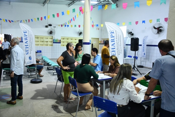 Moradores da Praia do Meio e Santos Reis recebem título de regularização fundiária na quarta (4)