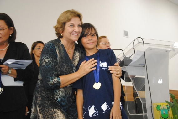 Alunos da Escola 4º Centenário são premiados na Olimpíada Brasileira de Matemática