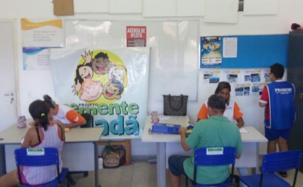 Famílias do Programa Semente Cidadã são beneficiadas com kit de conversão digital