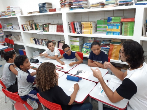 Escola Municipal Professora Maria Dalva Gomes Bezerra inaugura biblioteca lúdica