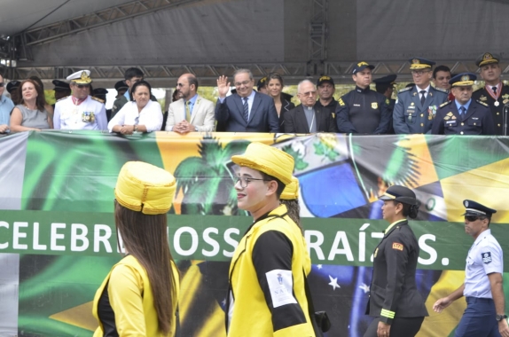 Álvaro Dias destaca Prefeitura no Desfile Cívico 