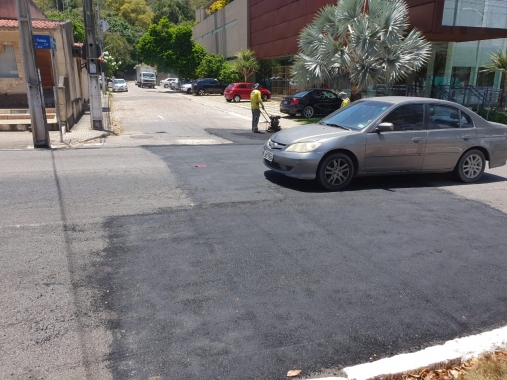 Bom Pastor e Neópolis recebem manutenção de vias pavimentadas com paralelepípedos 