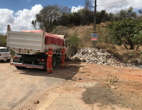 Em 2 dias, 16 caçambas de resíduos da construção civil são retirados da zona Sul 