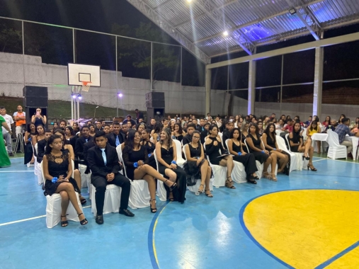 Escola Municipal Vereador José Sotero realiza cerimônia de conclusão do 9° ano