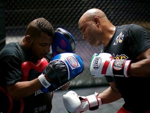 Palácio dos Esportes recebe evento de Boxe com campeão brasileiro neste sábado