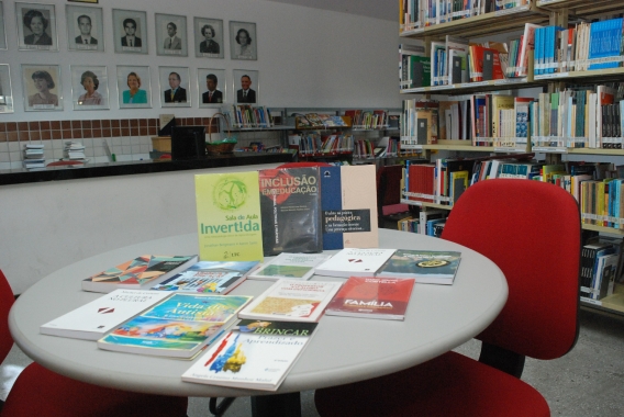 SME investe na ampliação do acervo da Biblioteca do Educador
