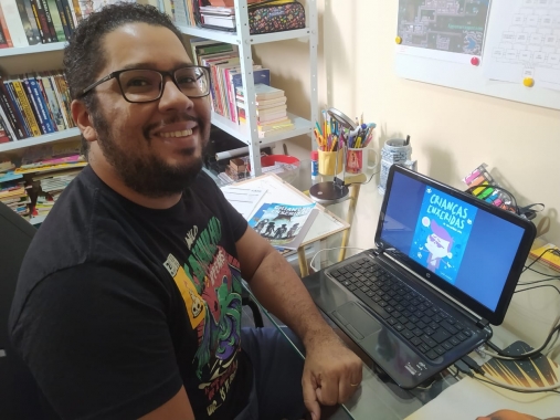 Professor escritor disponibiliza livro gratuito na internet para jogo de RPG