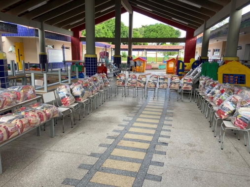 Prefeitura já entregou quase seis mil cestas básicas aos alunos da Rede Municipal