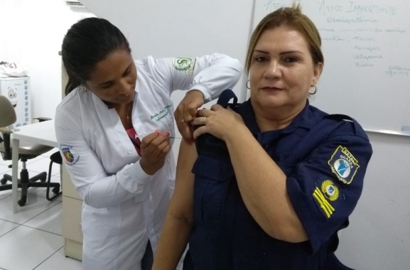Semdes leva vacinação contra a influenza para sede da Guarda Municipal do Natal