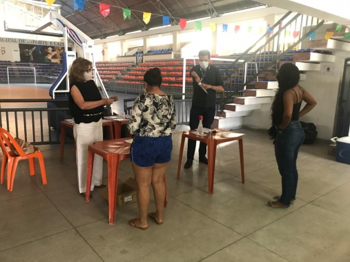 Semtas vai entregar cartões do Bolsa Família para moradores da zona Norte