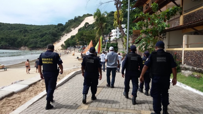 Fiscalização da Prefeitura e Estado garante cumprimento de decretos nas praias de Natal