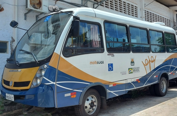 Semtas recebe micro-ônibus adaptado e destinará para usuários da Residência Inclusiva