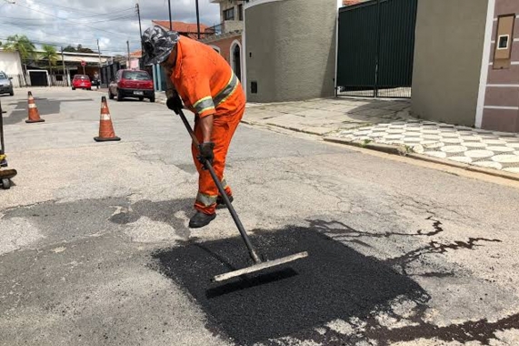 Operação tapa buracos: Zona Oeste recebe aplicação de asfalto nesta quarta-feira