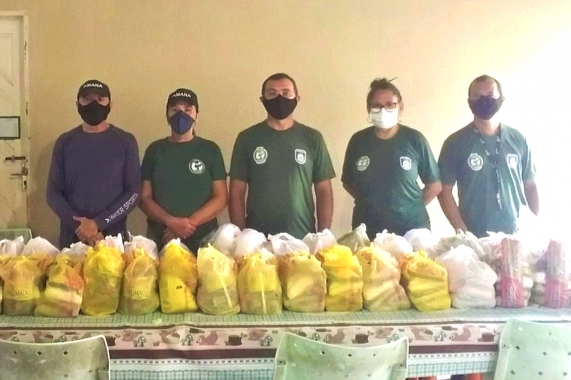 Guarda Municipal distribui cestas alimentares aos agentes mirins ambientais de Natal