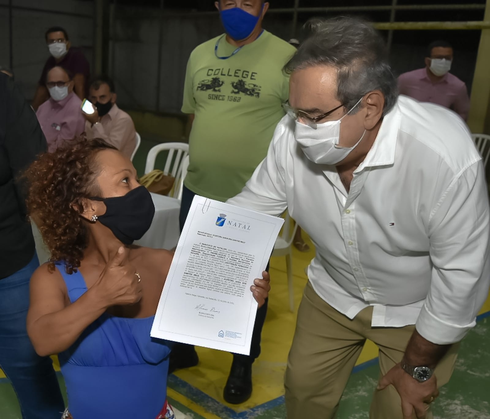 No Guarapes, prefeito Álvaro Dias entrega mais 99 títulos de Regularização Fundiária