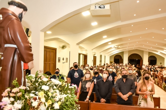 Prefeito Álvaro Dias participa de festa de São Francisco de Assis, em Cidade Satélite