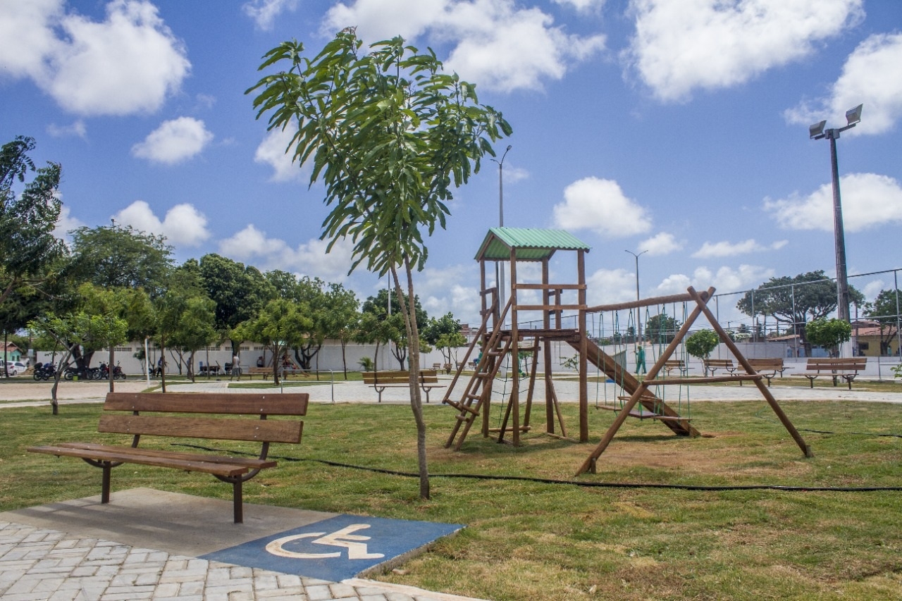 Prefeitura entrega Praça do Aboio reformada e modernizada
