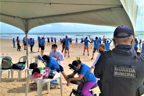 Guarda Municipal garante segurança de atividade coletiva na Praia de Ponta Negra 