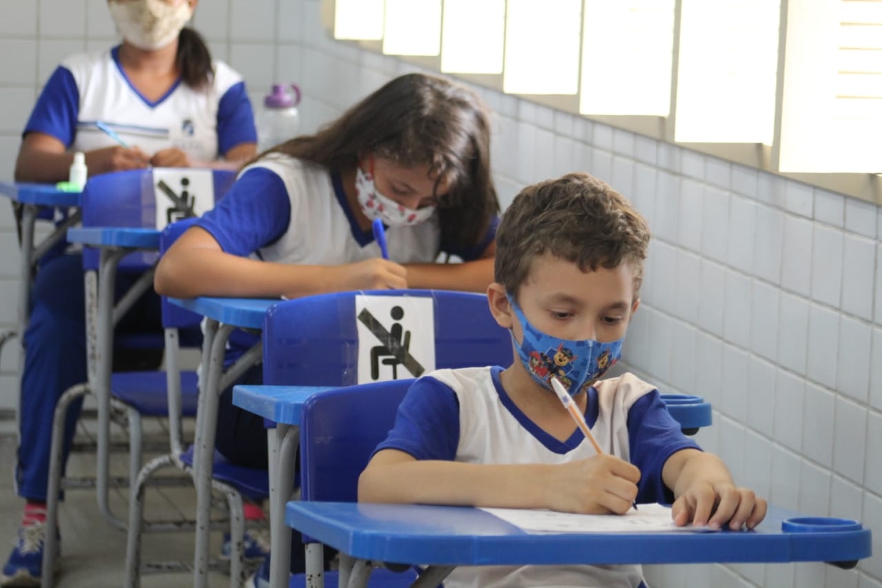Estudantes do 4º e 5º ano participam de Olimpíada Brasileira de Matemática  