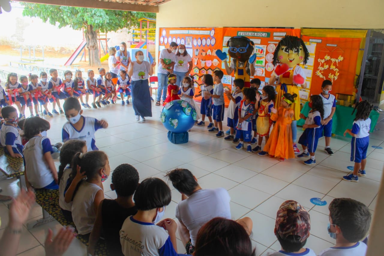 CMEI Nossa Senhora de Fátima promove Sarau Literário com releitura de obras da literatura infantil