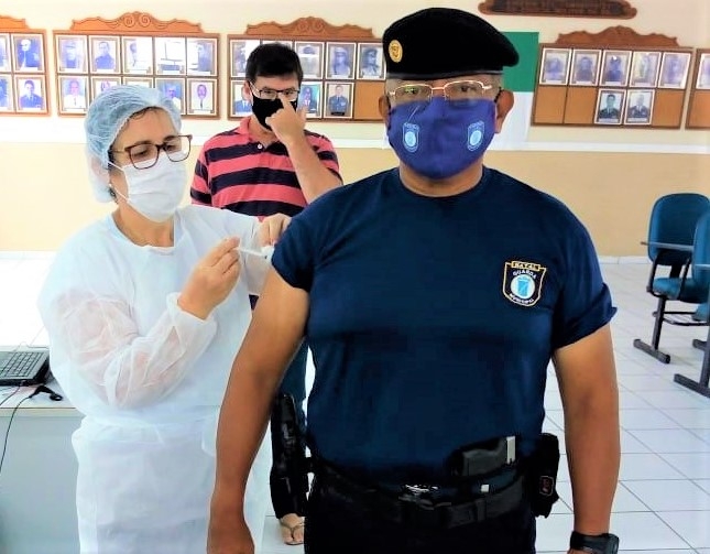  Prefeitura promove dia D para vacinar forças de Segurança