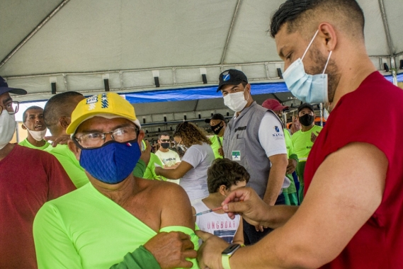 Feira do Carrasco recebe ação de vacinação contra Covid-19