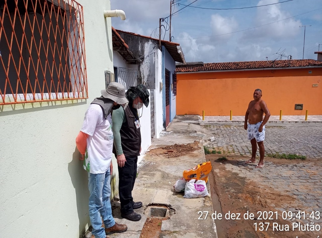 Prefeitura encerra tamponamentos de ligações clandestinas no Conjunto Cidade do Sol, em Igapó