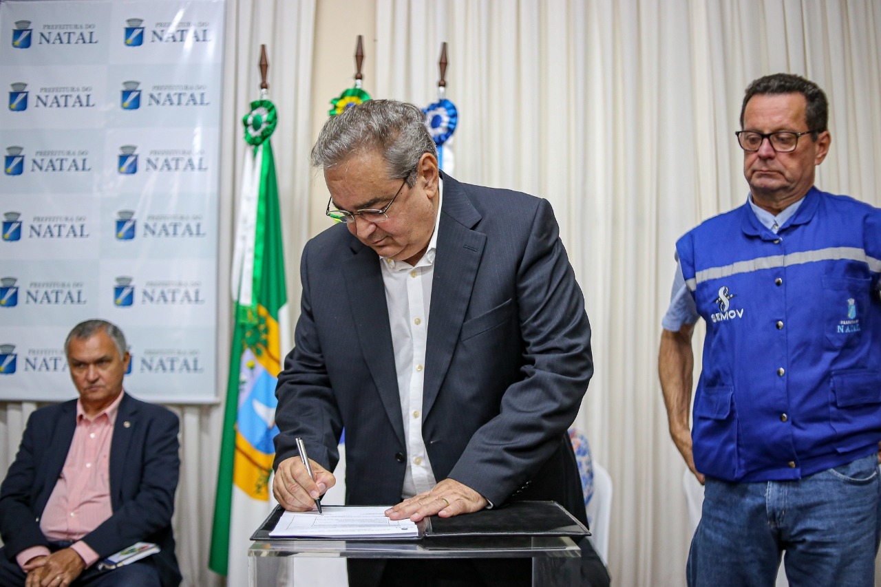 Prefeito dá ordem de serviço para construção do novo Mercado da Redinha