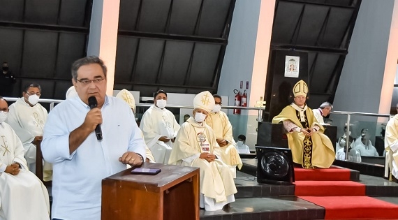 Prefeito participa de missa em ação de Graças pelo aniversário do Arcebispo de Natal