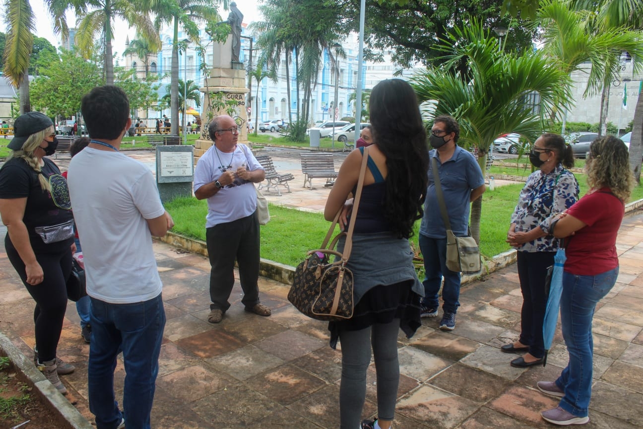Professores percorrem corredor cultural alusivo ao bicentenário da Independência do Brasil