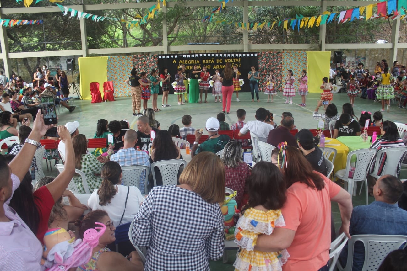 Escola M. Prof. Arnaldo Monteiro reúne comunidade escolar em festejo cultural