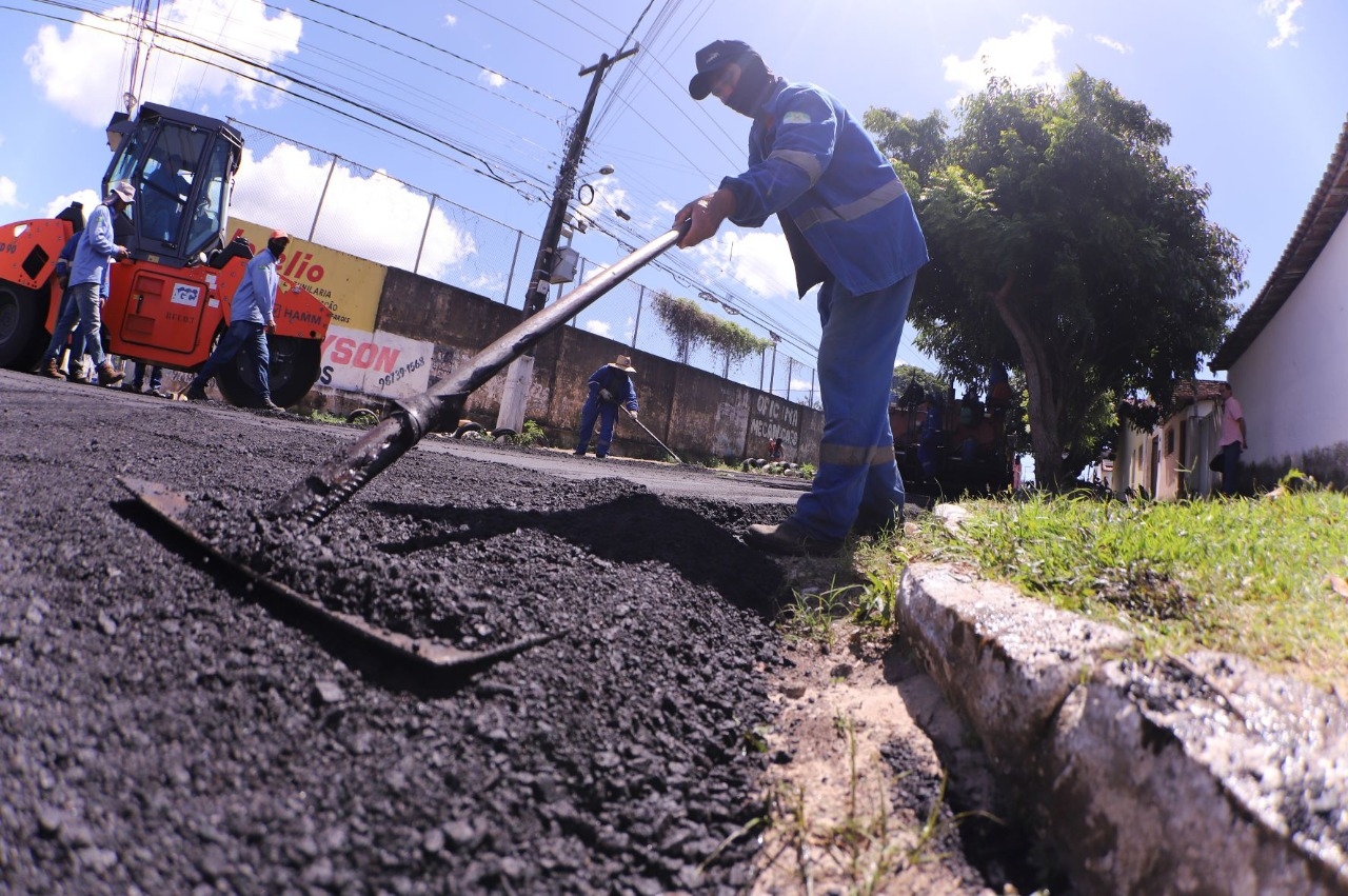  Prefeitura mantém trabalho de recuperação de ruas danificadas pelas chuvas