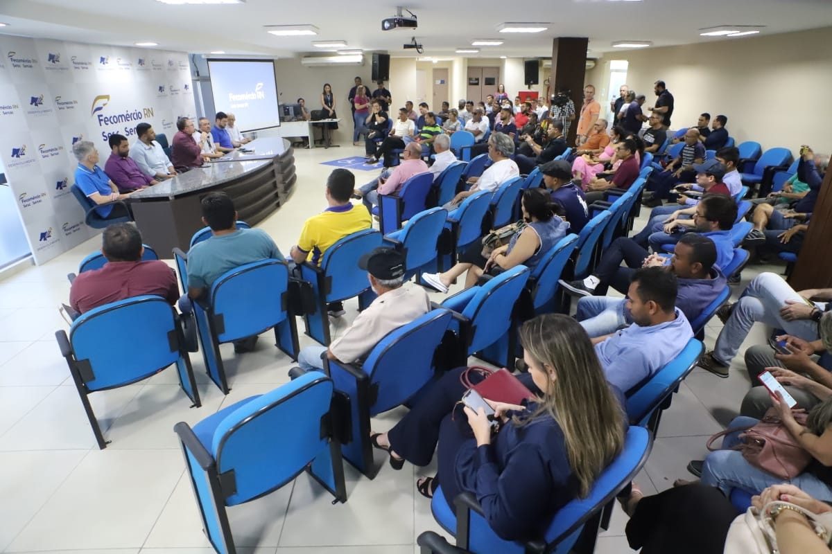 Prefeitura esclarece dúvidas e ouve sugestões sobre obra na Av. Felizardo Moura 