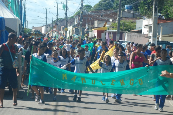 Estudantes comemoram os 200 anos da Independência do Brasil em Mãe Luiza