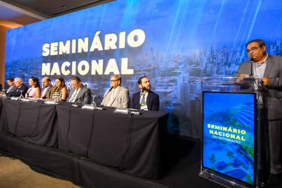 Álvaro  Dias participa da abertura do Seminário Nacional do Notariado Brasileiro