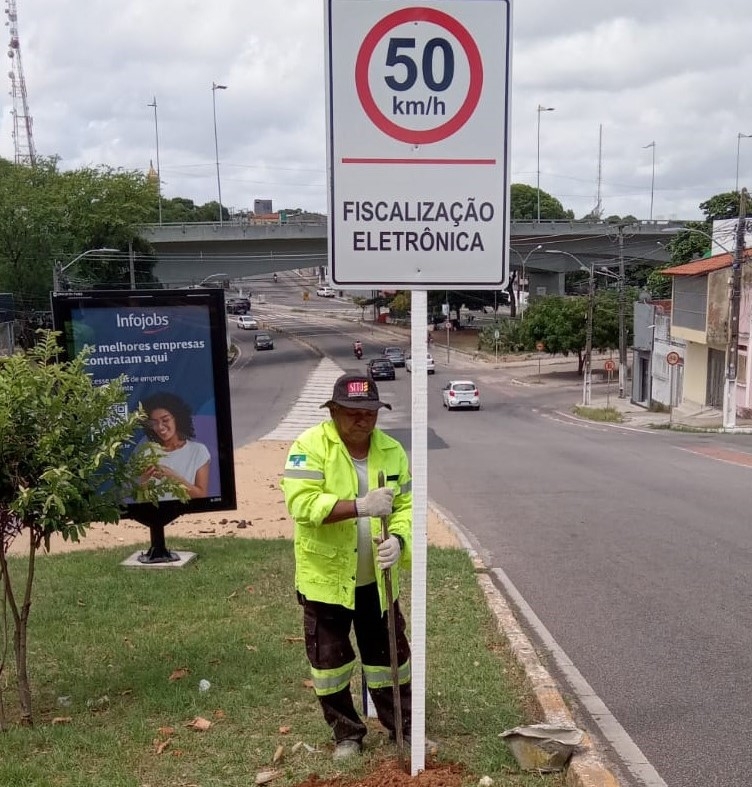 STTU reforça sinalização de velocidade nas avenidas Deodoro e Alexandrino de Alencar