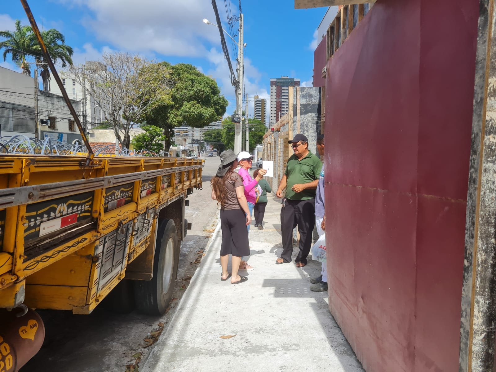 População da Amintas Barros recebe informações sobre padronização das calçadas