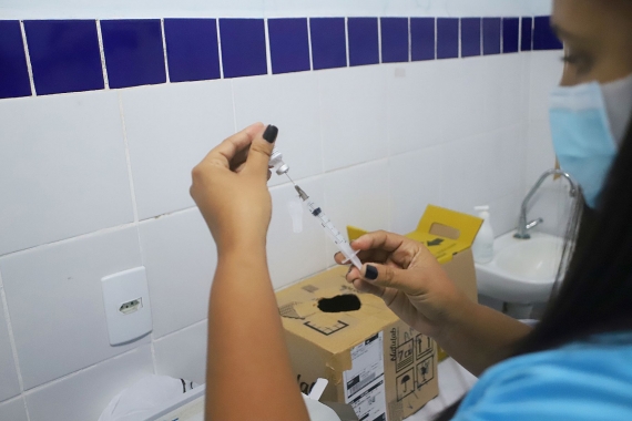 Natal inicia vacinação contra Covid-19 com o imunizante bivalente Pfizer