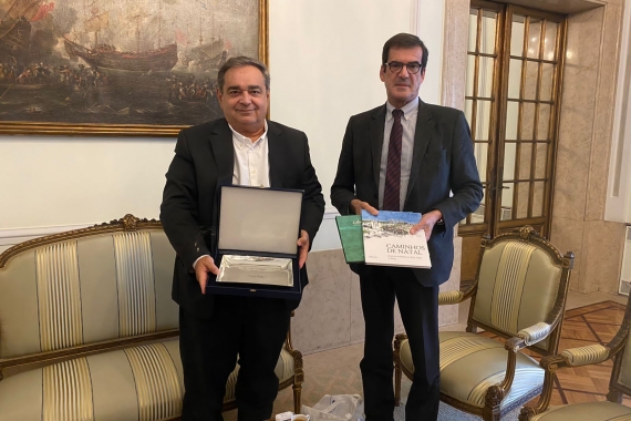 Prefeito Álvaro Dias se reúne com prefeito da cidade do Porto