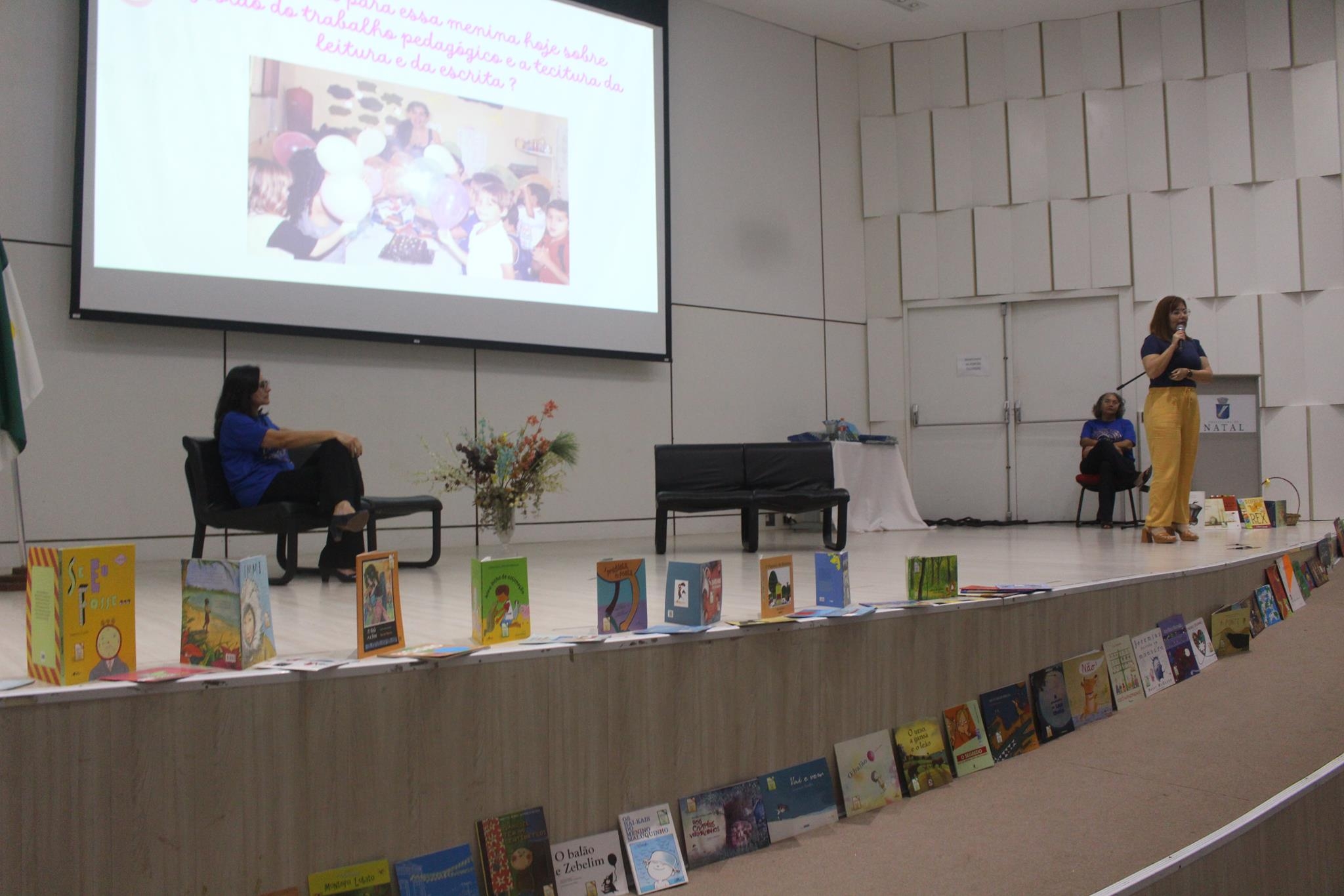 Secretaria de Educação promove seminário sobre alfabetização e escrita