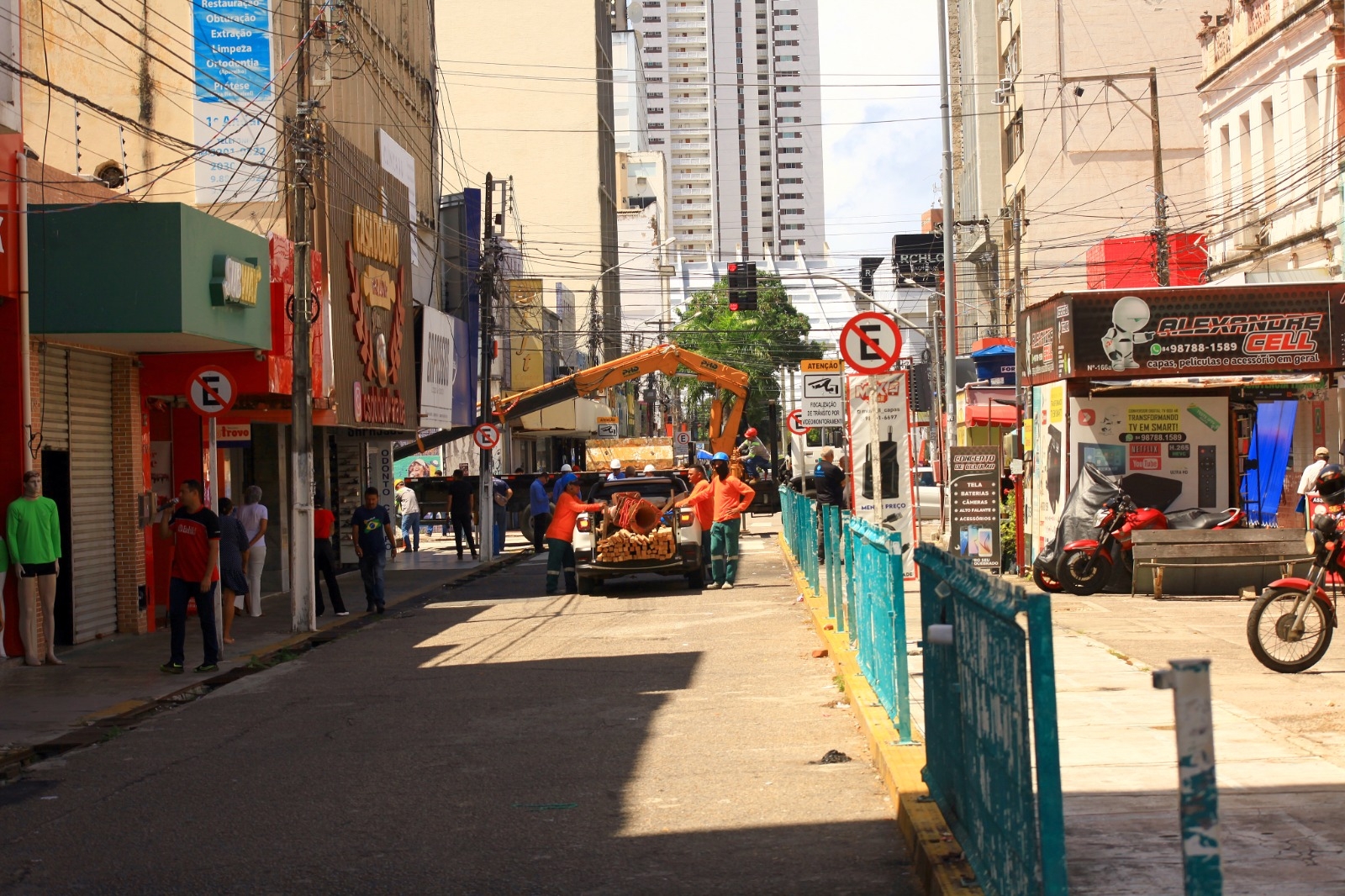 Álvaro Dias acompanha início das obras de requalificação da Rua João Pessoa