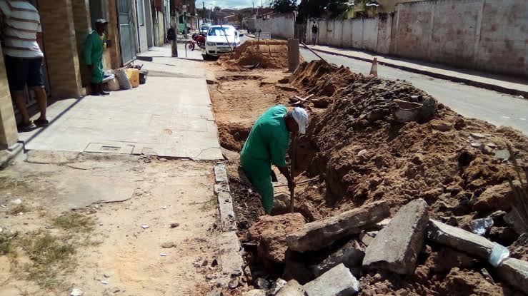 Cidade Nova e Felipe Camarão recebem serviços na rede de drenagem nesta segunda-feira