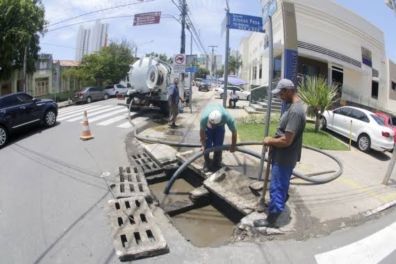 Nossa Sra da Apresentação e Planalto recebem serviços em galerias e rede de drenagem 