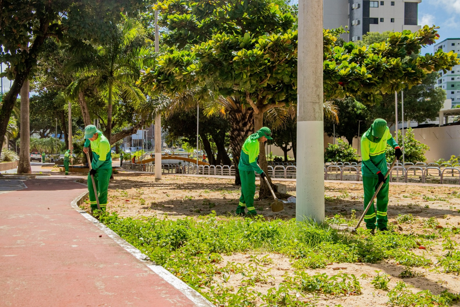 Semsur promove limpeza em mais de 230 praças em 2023